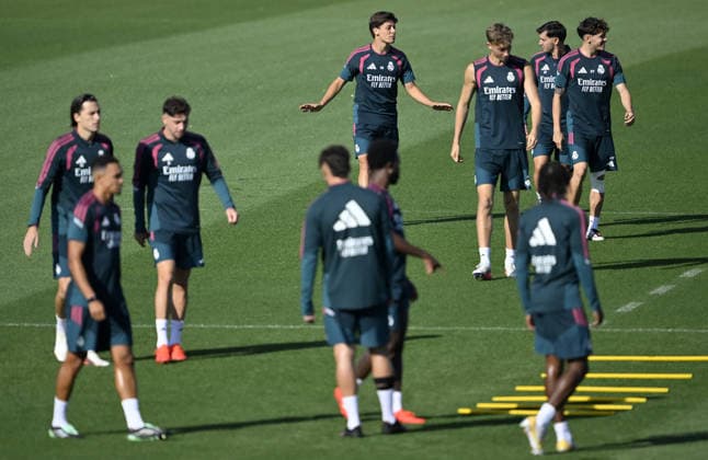 Real Madrid holds training session ahead of the LaLiga MADRID, SPAIN - SEPTEMBER 19: Players of Real Madrid take part in a training session ahead of the LaLiga Week 7 match against Atletico Madrid at the club s Ciudad Real Madrid training facilities in Valdebebas, Madrid, Spain, on September 19, 2026. Burak Akbulut Anadolu Madrid Spain. Editorial use only. Please get in touch for any other usage.  Copyright: x2026xAnadoluxBurakxAkbulutx