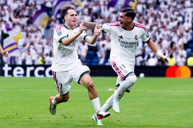 Real Madrid U20 v Santiago Wanderers U20 - Intercontinental Cup U20 September 19, 2026, Santiago Bernabeu Stadium, Madrid, Spain: Daniel Yanez of Real Madrid celebrates his goal with Alexis Ciria during the U-20 Intercontinental Cup final match between Real Madrid and Santiago Wanderers at the Santiago Bernabeu Stadium, Madrid, Spain. Madrid Santiago Bernabeu Stadium Madrid Spain Copyright: xAlejandroxMatiasxAcostax