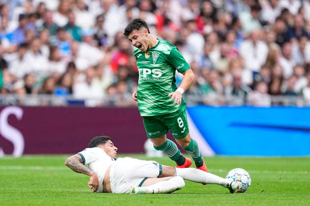 September 19, 2026, Madrid, Madrid, Spain: Cristobal Ponce of CD Santiago Wanderers and Alexis Ciria of Real Madrid in action during the Under-20 Intercontinental Cup Final 2026, football match between Real Madrid and Santiago Wonders at Bernabeu stadium on September 19, 2026, in Madrid, Spain. Real Madrid V Santiago Wonders - Under-20 Intercontinental Cup Final 2026  - ZUMAa181 20260919_zaa_a181_035 Copyright: xOscarxJ.xBarrosox