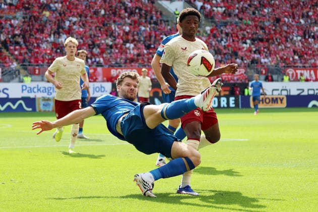 19.09.2026, xrekx, Fussball 2.Bundesliga, 1.FC Kaiserslautern - Eintracht Braunschweig v.l. Kevin Ehlers (Eintracht Braunschweig) Ibrahim Kanate (1.FC Kaiserslautern) Zweikampf, Aktion, action, battle for the ball (DFL DFB REGULATIONS PROHIBIT ANY USE OF PHOTOGRAPHS as IMAGE SEQUENCES and or QUASI-VIDEO) Kaiserslautern