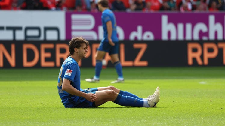 19.09.2026, xrekx, Fussball 2.Bundesliga, 1.FC Kaiserslautern - Eintracht Braunschweig v.l. Isidoros Koutsidis (Eintracht Braunschweig) verletzt, Verletzung, Schmerz, Schmerzen, injured, injury, pain, pains (DFL DFB REGULATIONS PROHIBIT ANY USE OF PHOTOGRAPHS as IMAGE SEQUENCES and or QUASI-VIDEO) Kaiserslautern
