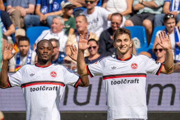 19.09.2026, xdaymx, Fussball 2.Bundesliga, Karlsruher SC - 1.FC Nürnberg. vl. Torjubel zum 0:1 Mohamed AlÃ¬ Zoma (1.FC Nürnberg) und Adam Markiev (1.FC Nürnberg). (DFL DFB REGULATIONS PROHIBIT ANY USE OF PHOTOGRAPHS as IMAGE SEQUENCES and or QUASI-VIDEO) Karlsruhe