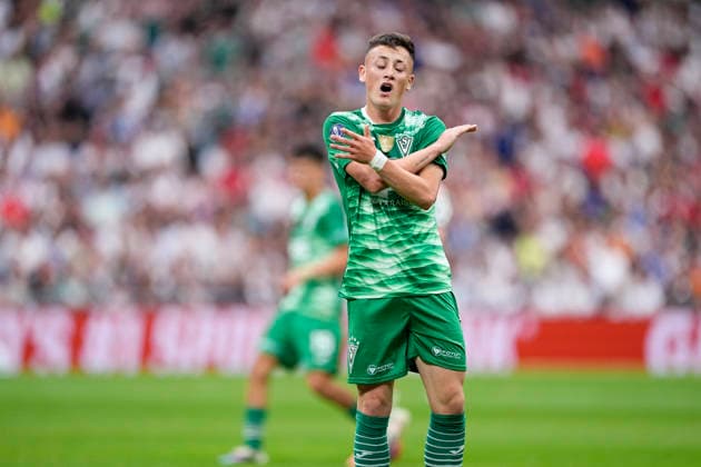 September 19, 2026, Madrid, Madrid, Spain: Vicente Vargas of CD Santiago Wanderers laments during the Under-20 Intercontinental Cup Final 2026, football match between Real Madrid and Santiago Wonders at Bernabeu stadium on September 19, 2026, in Madrid, Spain. Madrid Spain - ZUMAa181 20260919_zaa_a181_061 Copyright: xOscarxJ.xBarrosox