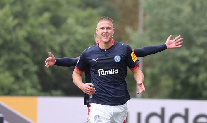 Phil Harres (Holstein Kiel) verwandelt den Elfmeter zum 1-0, Jubel Phil Harres (Holstein Kiel) Fussball, Herren, Saison 2026 2027, 2.BL, Holstein Stadion, Holstein Kiel gegen VfL Osnabrueck DFL REGULATIONS PROHIBIT ANY USE OF PHOTOGRAPHS AS IMAGE SEQUENCES AND OR QUASI-VIDEO.