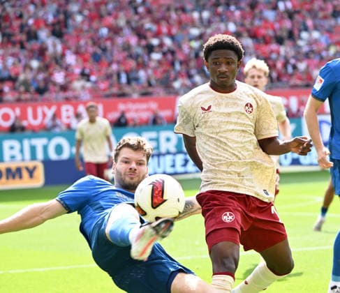 Fussball - 2. Bundesliga - Saison 2026 27 1. FC Kaiserslautern 19.09.2026 Fritz-Walter-Stadion 1. FC Kaiserslautern (fck) - Eintracht Braunschweig (bs) Jan URBICH (Eintracht Braunschweig), li - Ibrahim KANATE (fck) 1. FC Kaiserslautern