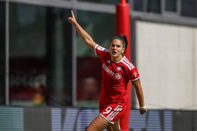 GER, München, FC Bayern München vs FC Köln, Google Pixel Frauen Bundesliga, Fussball, DFB, Spielzeit 2026 2027, FC Bayern Campus, 5. Spieltag im Bild: Jovana Damnjanović (FC Bayern München Frauen 9), erzielt das 1:0. Tor, Jubel und Freude, Emotionen DFB DFL REGULATIONS PROHIBIT ANY USE OF PHOTOGRAPHS AS IMAGE SEQUENCES AND OR QUASI-VIDEO, 19.09.2026 Copyright: HMBxMedia HendrikxHamelau