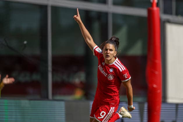 GER, München, FC Bayern München vs FC Köln, Google Pixel Frauen Bundesliga, Fussball, DFB, Spielzeit 2026 2027, FC Bayern Campus, 5. Spieltag im Bild: Jovana Damnjanović (FC Bayern München Frauen 9), erzielt das 1:0. Tor, Jubel und Freude, Emotionen DFB DFL REGULATIONS PROHIBIT ANY USE OF PHOTOGRAPHS AS IMAGE SEQUENCES AND OR QUASI-VIDEO, 19.09.2026 Copyright: HMBxMedia HendrikxHamelau
