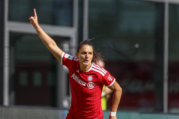 GER, München, FC Bayern München vs FC Köln, Google Pixel Frauen Bundesliga, Fussball, DFB, Spielzeit 2026 2027, FC Bayern Campus, 5. Spieltag im Bild: Jovana Damnjanović (FC Bayern München Frauen 9), erzielt das 1:0. Tor, Jubel und Freude, Emotionen DFB DFL REGULATIONS PROHIBIT ANY USE OF PHOTOGRAPHS AS IMAGE SEQUENCES AND OR QUASI-VIDEO, 19.09.2026 Copyright: HMBxMedia HendrikxHamelau