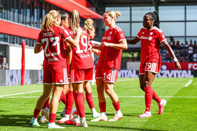 19.09.2026, München, Deutschland. Google Pixel Frauen-Bundesliga: FC Bayern München Frauen gegen 1. FC Köln Frauen am FC Bayern Campus. Jovana Damnjanovic (FC Bayern Frauen) jubelt nach Ihrem Tor.