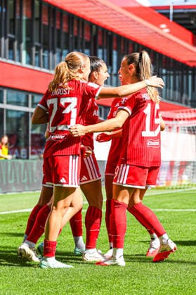 19.09.2026, München, Deutschland. Google Pixel Frauen-Bundesliga: FC Bayern München Frauen gegen 1. FC Köln Frauen am FC Bayern Campus. Jovana Damnjanovic (FC Bayern Frauen) jubelt nach Ihrem Tor.