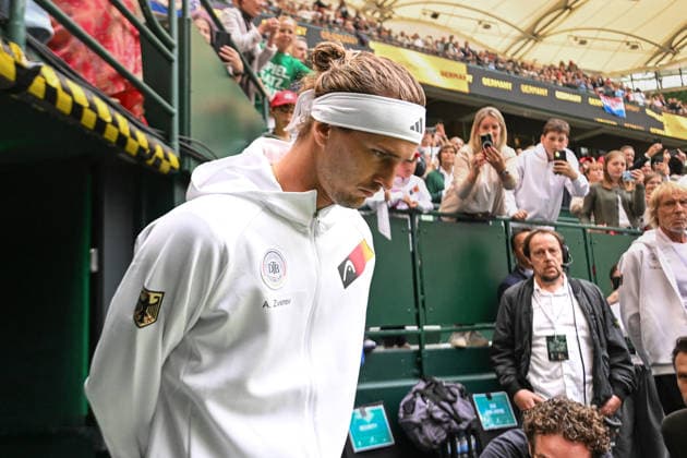 Alexander Zverev GER beim Einlauf 19.09.2026 ¢ Tennis ¢ Davis Cup Qualifiers 2. Runde ¢ Deutschland vs Kroatien , heristo-arena, Halle (Westfalen), NRW Germany