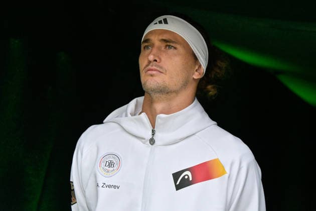 Alexander Zverev GER beim Einlauf 19.09.2026 ¢ Tennis ¢ Davis Cup Qualifiers 2. Runde ¢ Deutschland vs Kroatien , heristo-arena, Halle (Westfalen), NRW Germany