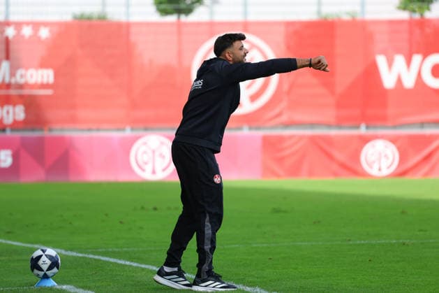 19.09.2026, xusrbx, Fussball Regionalliga Suedwest, FSV Mainz 05 U23 - 1.FC Kaiserslautern II v.l. Eimen Baffoun (Trainer, 1. FC Kaiserslautern II), Mainz