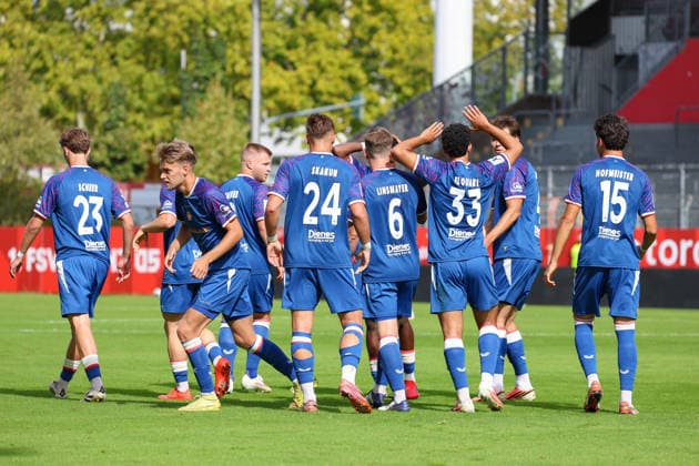 19.09.2026, xusrbx, Fussball Regionalliga Suedwest, FSV Mainz 05 U23 - 1.FC Kaiserslautern II v.l. Nassim el Quarti (1. FC Kaiserslautern II, 33), macht das Tor zum 1:0 in der 18. Spielminute, Torjubel, Mainz