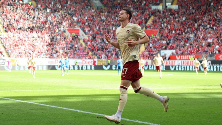 19.09.2026, xrekx, Fussball 2.Bundesliga, 1.FC Kaiserslautern - Eintracht Braunschweig v.l. Torjubel nach dem Tor zum celebrating the goal celebrate 1:0 durch Erencan YardÄ±mc (1.FC Kaiserslautern) (DFL DFB REGULATIONS PROHIBIT ANY USE OF PHOTOGRAPHS as IMAGE SEQUENCES and or QUASI-VIDEO) Kaiserslautern
