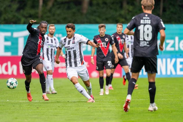 Yannick Tonye (Viktoria Köln, 07) im Zweikampf mit Fredrik Carlsen (FC Ingolstadt 04, 08) , Yannick Deichmann (FC Ingolstadt 04, 20), Keanan Bennetts (FC Ingolstadt 04, 18) FC Viktoria Köln vs. FC Ingolstadt 04, Fussball, 3.Liga, 7.Spieltag, Saison 2026 27, 19.09.2026, DFL REGULATIONS PROHIBIT ANY USE OF PHOTOGRAPHS AS IMAGE SEQUENCES AND OR QUASI-VIDEO, FC Viktoria Köln vs. FC Ingolstadt 04, Fussball, 3.Liga, 7.Spieltag, Saison 2026 27, 19.09.2026 Köln Copyright: xEibner-Pressefoto LukasxBaldygax EP_LBA