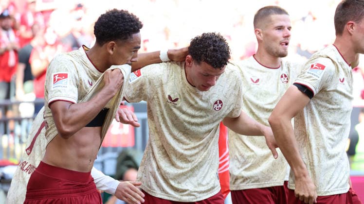 19.09.2026, xrekx, Fussball 2.Bundesliga, 1.FC Kaiserslautern - Eintracht Braunschweig v.l. Torjubel nach dem Tor zum celebrating the goal celebrate 1:0 durch Erencan YardÄ±mc (1.FC Kaiserslautern) (DFL DFB REGULATIONS PROHIBIT ANY USE OF PHOTOGRAPHS as IMAGE SEQUENCES and or QUASI-VIDEO) Kaiserslautern