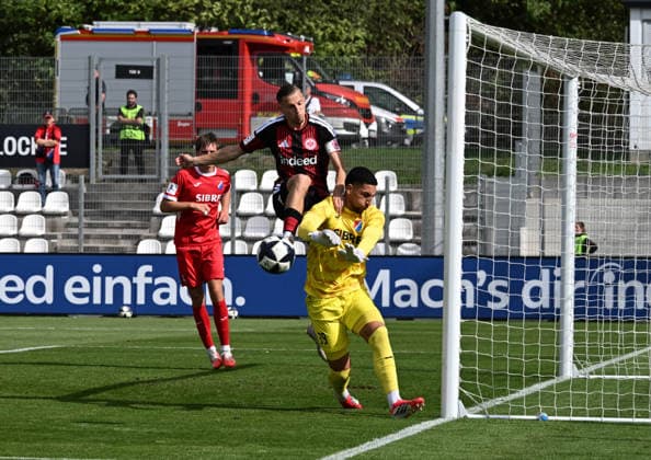 19.09.2026, xsltx, Fussball Regionalliga Suedwest, Eintracht Frankfurt U21, U 21 - TSV Steinbach Haiger v.l.Nico Ochojski (Eintracht Frankfurt U21), Kevin Ibrahim (TSV Steinbach Haiger)