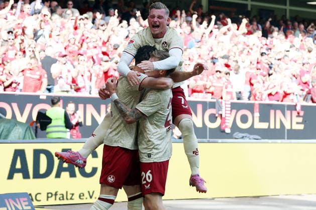 19.09.2026, xrekx, Fussball 2.Bundesliga, 1.FC Kaiserslautern - Eintracht Braunschweig v.l. Torjubel nach dem Tor zum celebrating the goal celebrate 1:0 durch Erencan YardÄ±mc (1.FC Kaiserslautern) mit Paul Joly (1.FC Kaiserslautern) Marlon Ritter (1.FC Kaiserslautern) (DFL DFB REGULATIONS PROHIBIT ANY USE OF PHOTOGRAPHS as IMAGE SEQUENCES and or QUASI-VIDEO) Kaiserslautern