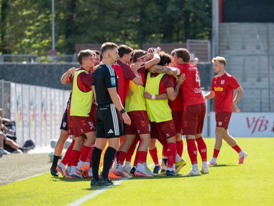 Tor zum 0:2 durch Nassim Boujellab (SSV Jahn Regensburg, 10), Mannschaftsjubel GER, Fussball, VfB Stuttgart II vs. SSV Jahn Regensburg, Landesliga 2, 8. Spieltag, Leinfelden-Echterdingen, Saison 2026 2027, 19.09.2026 GER, Fussball, VfB Stuttgart II vs. SSV Jahn Regensburg, 3. Liga, 8. Spieltag, Saison 2026 2027, 19.09.2026 Leinfelden-Echterdingen Copyright: xCarstenxSchweringx EP_CSG