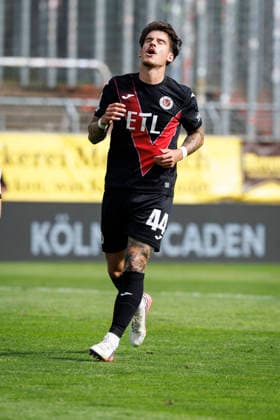 KOELN, GERMANY - SEPTEMBER 19, 2026: Niklas Castelle (Viktoria Köln, 44) is annoyed about a missed scoring chance during the 3rd division match on gameday 7 between Viktoria Koeln vs. FC Ingolstadt at the Sportpark Hoehenberg on September 19, 2026 in Koeln, Germany. DFL REGULATIONS PROHIBIT ANY USE OF PHOTOGRAPHS AS IMAGE SEQUENCES AND OR QUASI-VIDEO. Nordrhein-Westfalen Germany Copyright: xAxelxKohringx