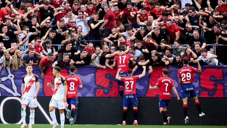 Sport Bilder des Tages LaLiga EASports 2026 27 CA Osasuna v Rayo Vallecano Iker Munoz (8. OSA) (L), Ante Budimir (17. OSA), Inigo Arguibide (27. OSA), Jon Moncayola (7. OSA) and Asier Osambela (29. OSA) (R) celebrate the goal scored by Ante Budimir (17. OSA) (1-0) during the football match of LaLiga EA Sports between CA Osasuna and Rayo Vallecano played at El Sadar stadium in Pamplona (Spain) on Sep 19 2026. Adria Pedrosa (17. RAY) (L) and Alvaro Garcia (18. RAY) (R) are also visible in the image. Credit: Inigo Alzugaray Agencia LOF Pamplona LaLiga EASports 2026 27 CA Osasuna v Rayo Vallecano Copyright: xINIGOxALZUGARAYx