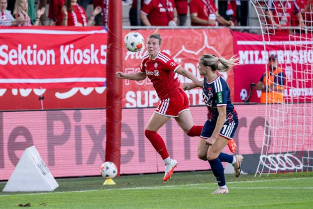 Kampf um den Ball Zweikampf zwischen Sarah Mattner-Trembleau (FC Bayern Muenchen Frauen, 11) und Sandra Maria Jessen (1. FC Koeln, 11) GER, FC Bayern Muenchen Frauen vs. 1. FC Koeln, Fussball, Google Pixel Frauen-Bundesliga, 5. Spieltag, Saison 2026 2027, 19.09.2026 (DFL DFB REGULATIONS PROHIBIT ANY USE OF PHOTOGRAPHS as IMAGE SEQUENCES and or QUASI-VIDEO). Foto: HMB Media Heike Feiner Copyright: HMBxMedia HeikexFeiner