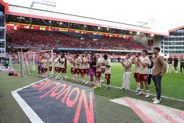 19.09.2026, xrekx, Fussball 2.Bundesliga, 1.FC Kaiserslautern - Eintracht Braunschweig v.l. 1.FC Kaiserslautern Mannschaft, Spieler, jubeln nach Spielende, Team, Player, celebrate at the end of the match (DFL DFB REGULATIONS PROHIBIT ANY USE OF PHOTOGRAPHS as IMAGE SEQUENCES and or QUASI-VIDEO) Kaiserslautern