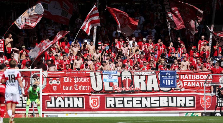 2026.09.19, Deutschland, Aspach Fußball VfB Stuttgart II vs. SSV Jahn Regensburg, Feature Regensburger Fankurve, fanfreundschaft mit den Stuttgarter Kickers