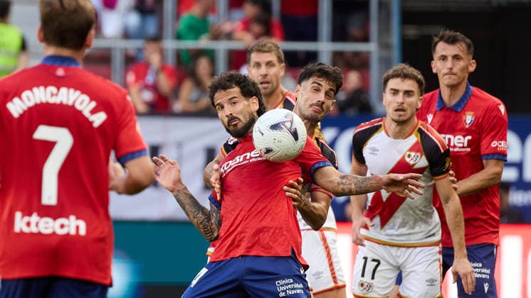 LaLiga EASports 2026 27 CA Osasuna v Rayo Vallecano Ruben Garcia (14. OSA) (L) and Oscar Valentin (23. RAY) (R) battle for the ball during the football match of LaLiga EA Sports between CA Osasuna and Rayo Vallecano played at El Sadar stadium in Pamplona (Spain) on Sep 19 2026. Florian Lejeune (24. RAY) (L), Adria Pedrosa (17. RAY) and Ante Budimir (17. OSA) (R) are also visible in the image. Credit: Inigo Alzugaray Agencia LOF Pamplona LaLiga EASports 2026 27 CA Osasuna v Rayo Vallecano Copyright: xINIGOxALZUGARAYx
