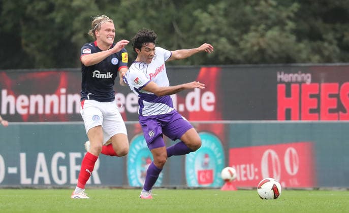 Noah Madsen (Holstein Kiel), Jonathan Gomez (VfL Osnabrueck) Fussball, Herren, Saison 2026 2027, 2.BL, Holstein Stadion, Holstein Kiel gegen VfL Osnabrueck, 1-1 DFL REGULATIONS PROHIBIT ANY USE OF PHOTOGRAPHS AS IMAGE SEQUENCES AND OR QUASI-VIDEO.