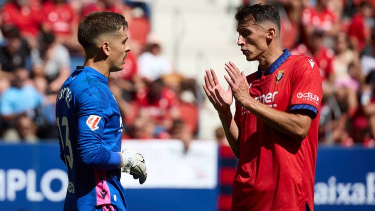 LaLiga EASports 2026 27 CA Osasuna v Rayo Vallecano Aitor Fernandez (13. OSA) (L) and Ante Budimir (17. OSA) (R) during the football match of LaLiga EA Sports between CA Osasuna and Rayo Vallecano played at El Sadar stadium in Pamplona (Spain) on Sep 19 2026. Credit: Inigo Alzugaray Agencia LOF Pamplona LaLiga EASports 2026 27 CA Osasuna v Rayo Vallecano Copyright: xINIGOxALZUGARAYx