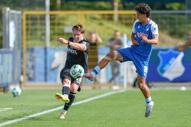 19.09.2026, Dietmar-Hopp-Stadion, Hoffenheim, GER, 3. Liga, 7. Spieltag: TSG 1899 Hoffenheim II vs SV Meppen, Yasin Zor (Hoffenheim II 10) vs Luis Sprekelmeyer (SV Meppen 19) DFL REGULATIONS PROHIBIT ANY USE OF PHOTOGRAPHS AS IMAGE SEQUENCES AND OR QUASI-VIDEO. Hoffenheim Baden-Württemberg Dietmar-Hopp-Stadion