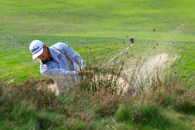 Sport Bilder des Tages RECORD DATE NOT STATED 19th September 2026; Wentworth Golf Club, Virginia Water, Surrey, England; DP World Tour Golf, BMW PGA, Golf Herren Championship, Day 4; Rafa Cabrera Bello with his second shot from the fairway bunker at the 11th hole ChrisxRoll