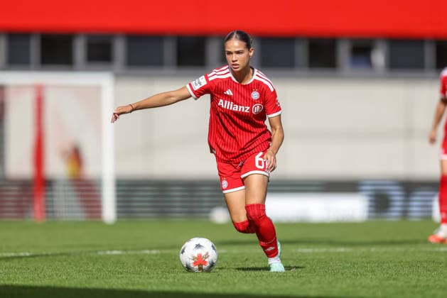 GER, München, FC Bayern München vs FC Köln, Google Pixel Frauen Bundesliga, Fussball, DFB, Spielzeit 2026 2027, FC Bayern Campus, 5. Spieltag im Bild: Kassandra Potsi (FC Bayern München Frauen 6) DFB DFL REGULATIONS PROHIBIT ANY USE OF PHOTOGRAPHS AS IMAGE SEQUENCES AND OR QUASI-VIDEO, 19.09.2026 Copyright: HMBxMedia HendrikxHamelau