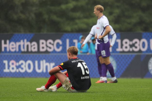 Kasper Davidsen (Holstein Kiel) enttaeuscht Fussball, Herren, Saison 2026 2027, 2.BL, Holstein Stadion, Holstein Kiel gegen VfL Osnabrueck, 1-1 DFL REGULATIONS PROHIBIT ANY USE OF PHOTOGRAPHS AS IMAGE SEQUENCES AND OR QUASI-VIDEO.