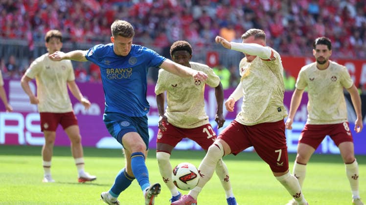 19.09.2026, xrekx, Fussball 2.Bundesliga, 1.FC Kaiserslautern - Eintracht Braunschweig v.l. Florian Flick (Eintracht Braunschweig) Marlon Ritter (1.FC Kaiserslautern) Zweikampf, Aktion, action, battle for the ball (DFL DFB REGULATIONS PROHIBIT ANY USE OF PHOTOGRAPHS as IMAGE SEQUENCES and or QUASI-VIDEO) Kaiserslautern