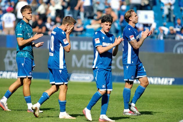 KSC Spieler enttaeuscht auf dem Spielfeld zum verlorenem Spiel 0:1. GER, SC Karlsruhe - FC Nürnberg Fussball 6.Spieltag Spielzeit 2026 2027 2.Bundesliga 19.09.2026 (DFL DFB REGULATIONS PROHIBIT ANY USE OF PHOTOGRAPHS as IMAGE SEQUENCES and or QUASI-VIDEO). GER SC Karlsruhe - FC NÂ¸rnberg Fussball 6.Spieltag Spielzeit 2026 2027 19.09.2026 Copyright: xEibner-Pressefoto JoergxHirschx EP_JHH