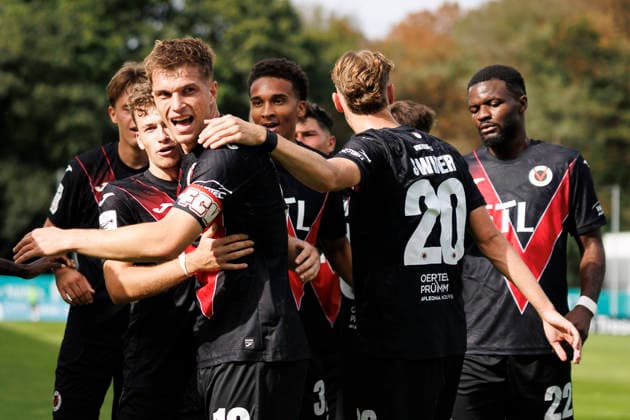 KOELN, GERMANY - SEPTEMBER 19, 2026: David Otto (Viktoria Köln, 10) celebrates his goal—making it 2–0 together with his teammates during the 3rd division match on gameday 7 between Viktoria Koeln vs. FC Ingolstadt at the Sportpark Hoehenberg on September 19, 2026 in Koeln, Germany. DFL REGULATIONS PROHIBIT ANY USE OF PHOTOGRAPHS AS IMAGE SEQUENCES AND OR QUASI-VIDEO. Nordrhein-Westfalen Germany Copyright: xAxelxKohringx