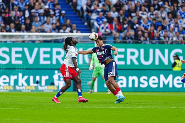 Terem Moffi (Hamburger SV, 09), Jahmai Simpson-Pusey (1. FC Köln, 22) GER, Hamburger SV vs. 1. FC Köln, Fußball, 1. Bundesliga, Spieltag 04, Saison 2026 2027, 19.09.2026 DFL REGULATIONS PROHIBIT ANY USE OF PHOTOGRAPHS AS IMAGE SEQUENCES AND OR QUASI-VIDEO GER, Hamburger SV vs. 1. FC Köln, Fußball, 1. Bundesliga, Spieltag 04, Saison 2026 2027, 19.09.2026 Hamburg Copyright: xEibner-Pressefoto MarcelxvonxFehrnx EP_MFN