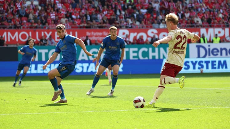 19.09.2026, xrekx, Fussball 2.Bundesliga, 1.FC Kaiserslautern - Eintracht Braunschweig v.l. Mehmet Aydin (Eintracht Braunschweig) Mika Haas (1.FC Kaiserslautern) (DFL DFB REGULATIONS PROHIBIT ANY USE OF PHOTOGRAPHS as IMAGE SEQUENCES and or QUASI-VIDEO) Kaiserslautern