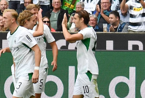 19.09.2026, xhbx, Fussball 1.Bundesliga, Borussia Moenchengladbach - 1.FSV Mainz 05 v.l. Torjubel, Goal celebration, celebrate the goal 1:0ß durch Florian Neuhaus (Borussia Mönchengladbach) (DFL DFB REGULATIONS PROHIBIT ANY USE OF PHOTOGRAPHS as IMAGE SEQUENCES and or QUASI-VIDEO) Moenchengladbach