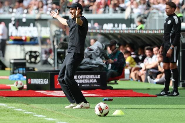Trainer Julian Schuster (SC Freiburg) in der Coachingzone, Emotion, Eintracht Frankfurt - SC Freiburg, Bundesliga, BL, Saison 2026 2027, 4. Spiel, 19.09.2026, Frankfurt Deutsche Bank Park Deutschland