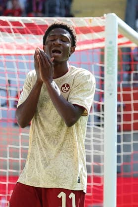 19.09.2026, xrekx, Fussball 2.Bundesliga, 1.FC Kaiserslautern - Eintracht Braunschweig v.l. Ibrahim Kanate (1.FC Kaiserslautern) enttaeuscht, enttäuscht, schaut enttaeuscht, niedergeschlagen, disappointed (DFL DFB REGULATIONS PROHIBIT ANY USE OF PHOTOGRAPHS as IMAGE SEQUENCES and or QUASI-VIDEO) Kaiserslautern