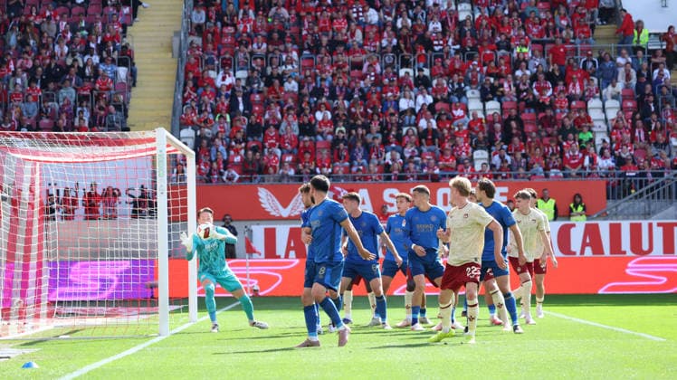 19.09.2026, xrekx, Fussball 2.Bundesliga, 1.FC Kaiserslautern - Eintracht Braunschweig v.l. Ron-Thorben Hoffmann (Eintracht Braunschweig) (DFL DFB REGULATIONS PROHIBIT ANY USE OF PHOTOGRAPHS as IMAGE SEQUENCES and or QUASI-VIDEO) Kaiserslautern