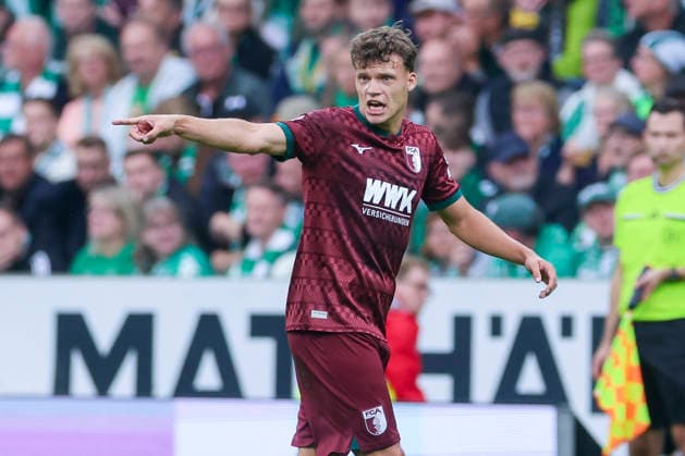 Robin Fellhauer (FC Augsburg) bejubelt seinen Treffer zum 0:1 waehrend des spiels der 1. Bundesliga zwischen SV Werder Bremen und FC Augsburg, Weserstadion am 19. September 2026 in Bremen, Deutschland. (Foto von Marco Steinbrenner DeFodi Images) +++ Robin Fellhauer (FC Augsburg) celebrates after scoring his teams first goal during the Bundesliga match between SV Werder Bremen and FC Augsburg at Weserstadion on September 19, 2026 in Bremen, Germany. (Photo by Marco Steinbrenner DeFodi Images) DFB DFL REGULATIONS PROHIBIT ANY USE OF PHOTOGRAPHS AS IMAGE SEQUENCES AND OR QUASI-VIDEO. (Photo by Marco Steinbrenner DeFodi Images) -