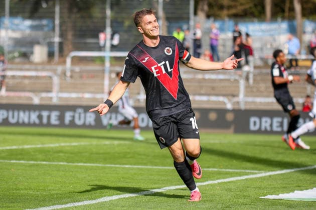19.09.2026, xsefx, Fußball, FC Viktoria Köln - FC Ingolstadt 04, 3.Liga, Sportpark Höhenberg, 7. Spieltag, Saison 2026 2027: Torjubel nach dem Tor zum 2:0 durch Torschütze David Otto (FC Viktoria Koeln 10) zusammen mit Lucas Wolf (FC Viktoria Koeln 21) DFB regulations prohibit any use of photographs as image sequences and or quasi-video. Nordrhein-Westfalen Deutschland