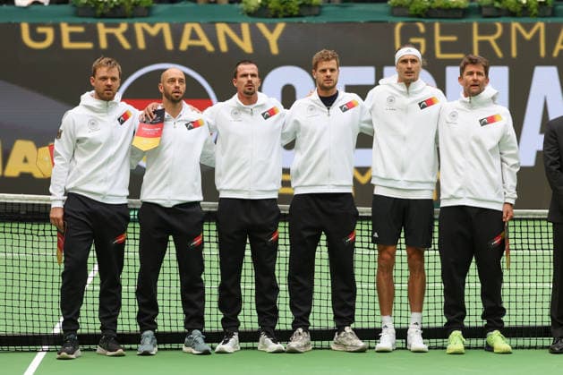 Team Germany, L-R Kevin Krawietz, Tim Puetz,Daniel Altmaier,Yannik Hanfmann,Alexander Zverev,Captain Michael Koghlmann, Davis Cup Germany vs. Croatia, Heristo Arena, Halle Westf., Germany Tennis - Davis Cup 20026 - - Heristo Arena - Halle West - Northrhine Westphalia - Germany - 19 September 2026. Copyright: xJuergenxHasenkopfx