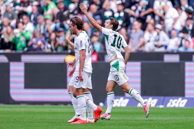 19.09.2026, Fußball, Borussia Mönchengladbach - 1. FSV Mainz 05, 1. Fußball Bundesliga, 4.Spieltag, Ista-Borussia-Park, Saison 2026 27: Torjubel nach dem Tor zum 1:0 durch Torschütze Florian Neuhaus (Borussia Mönchengladbach 10) DFB regulations prohibit any use of photographs as image sequences and or quasi-video. Nordrhein-Westfalen Deutschland
