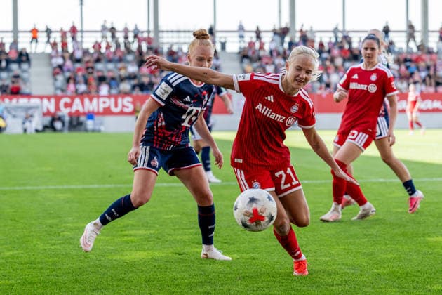 Kampf um den Ball Zweikampf zwischen Laura Vogt (1. FC Koeln, 08) und Pernille Harder (FC Bayern Muenchen Frauen, 21) GER, FC Bayern Muenchen Frauen vs. 1. FC Koeln, Fussball, Google Pixel Frauen-Bundesliga, 5. Spieltag, Saison 2026 2027, 19.09.2026 (DFL DFB REGULATIONS PROHIBIT ANY USE OF PHOTOGRAPHS as IMAGE SEQUENCES and or QUASI-VIDEO). Foto: HMB Media Heike Feiner Copyright: HMBxMedia HeikexFeiner
